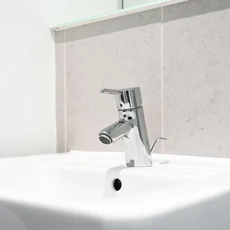 Penthouse - Sleeps 8 - Skyline View