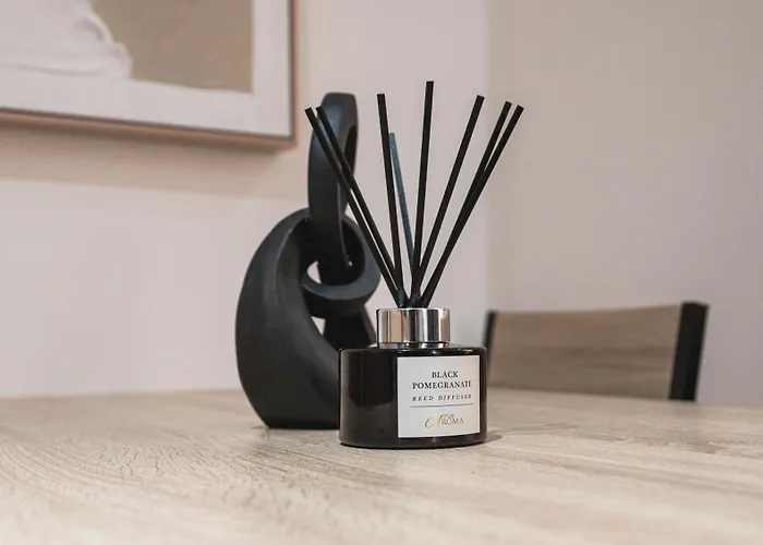 Penthouse - Sleeps 8 - Skyline View * 利兹