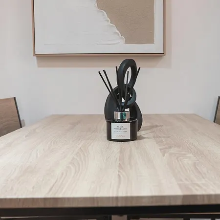 Penthouse - Sleeps 8 - Skyline View *