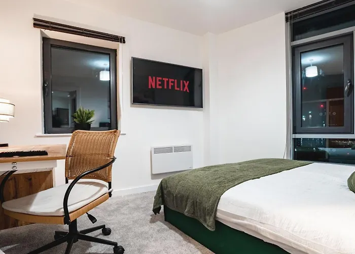 Apartment Penthouse - Sleeps 8 - Skyline View Leeds (West Yorkshire)