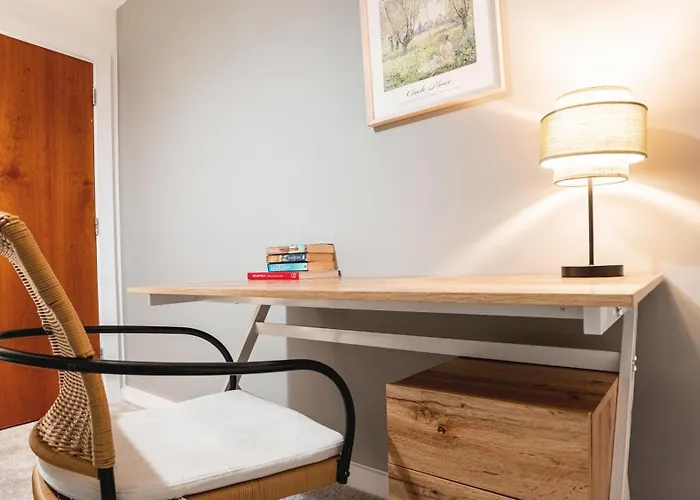 Penthouse - Sleeps 8 - Skyline View *