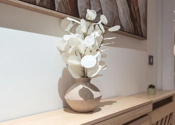 Penthouse - Sleeps 8 - Skyline View *