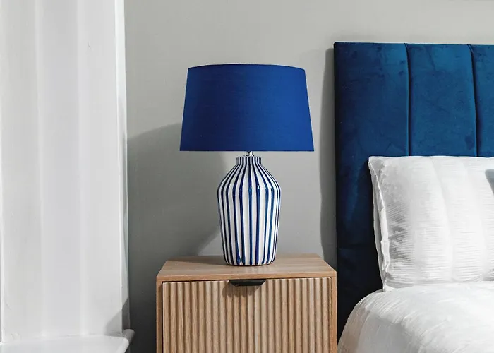 Penthouse - Sleeps 8 - Skyline View Apartment Leeds (West Yorkshire)